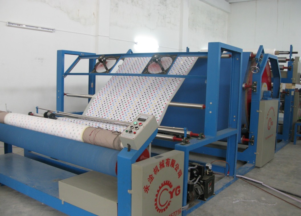 服裝面料復(fù)（貼）合機客戶現(xiàn)場