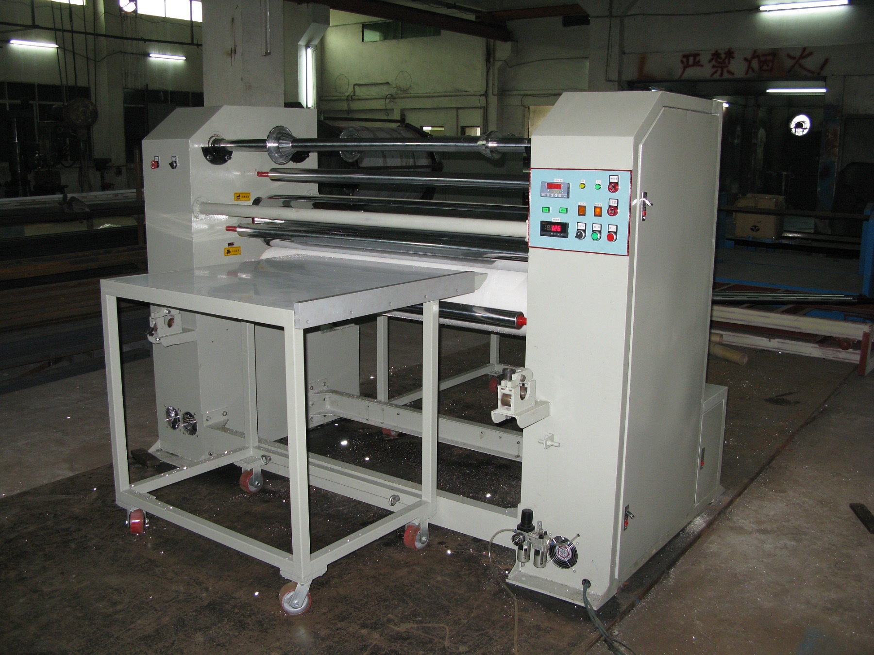 電子行業(yè)導(dǎo)電泡棉、導(dǎo)電布新型熱貼復(fù)合