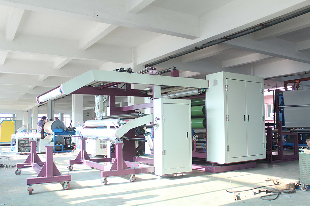 常見的熱熔膠復(fù)合機(jī)的生產(chǎn)工藝有哪些？